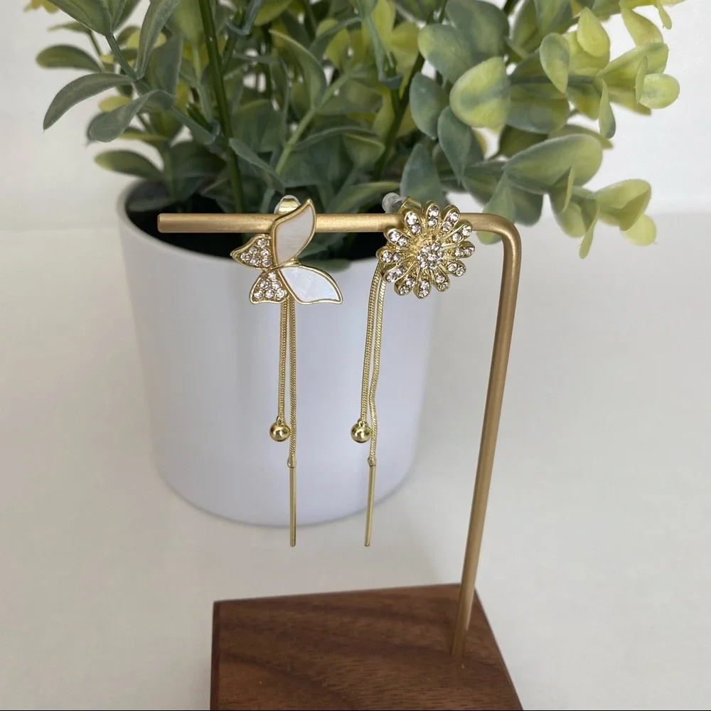 Daisy Butterfly Earrings‎